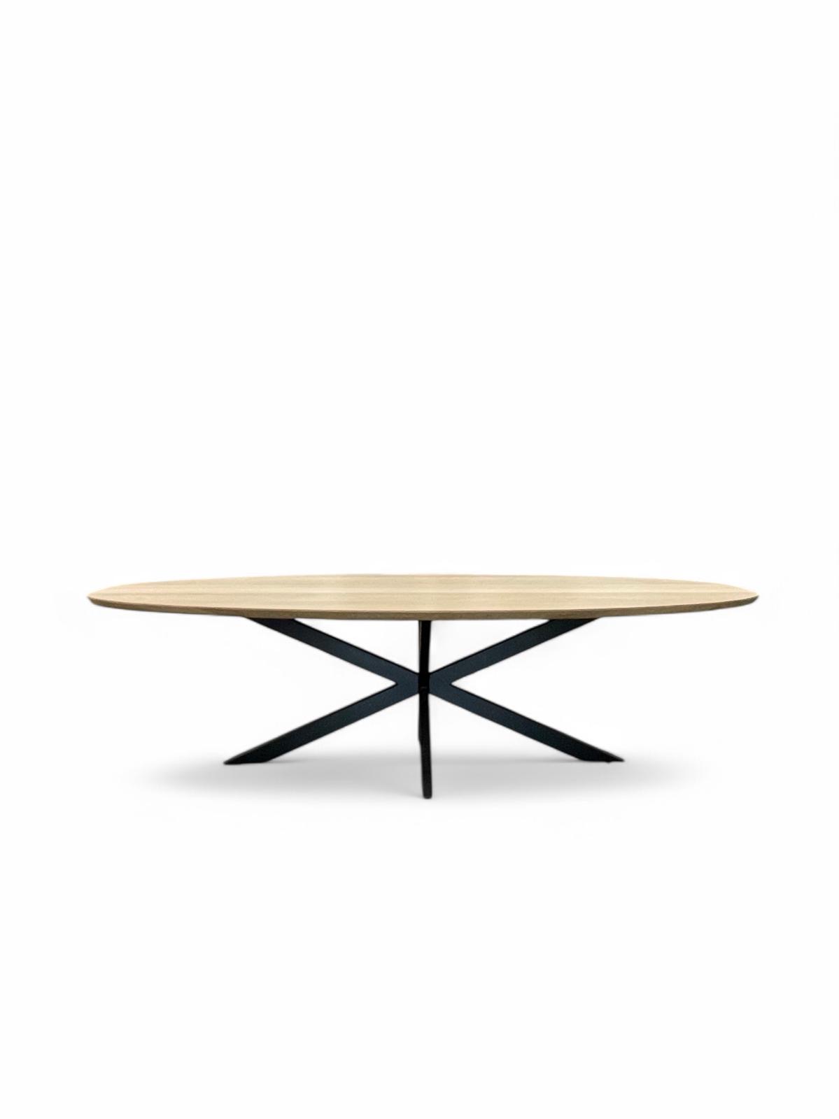 tafel in massieve eik fout ovaal 3D