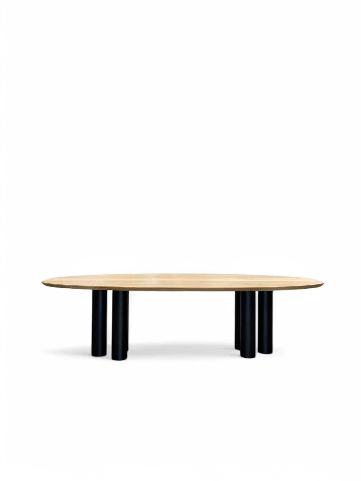 tafel in massieve eik fout ovaal ebonu 3