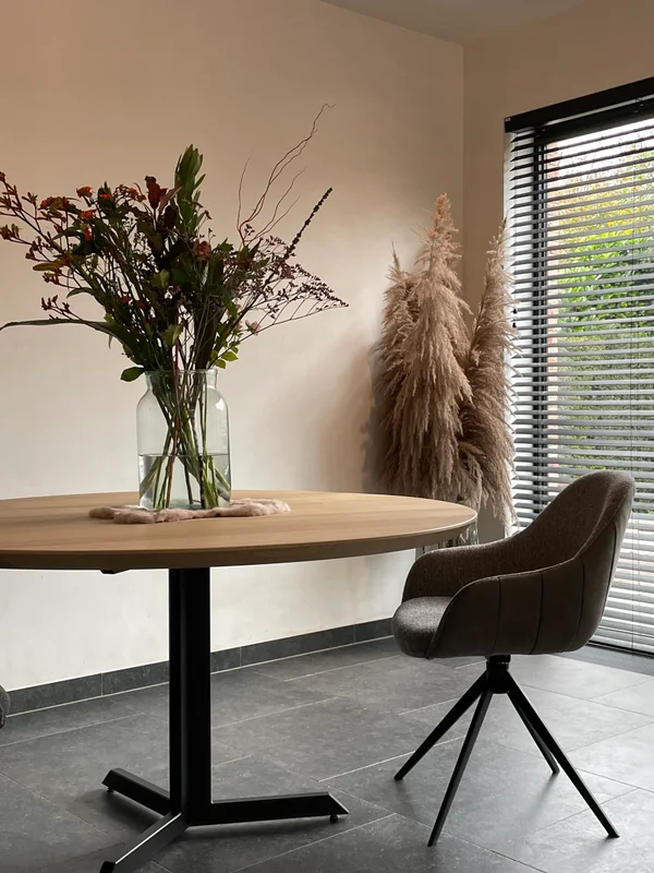 Ronde eikentafel Julio 3 poot - Afbeelding 2