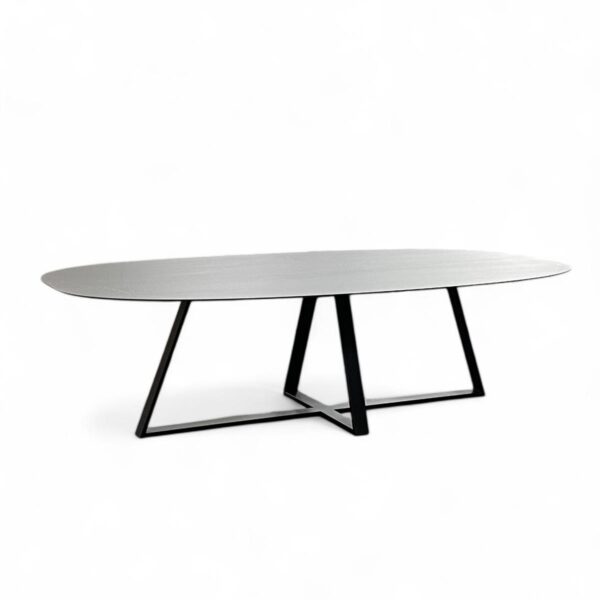 tafel keramiek fout ovaal M poot schuin