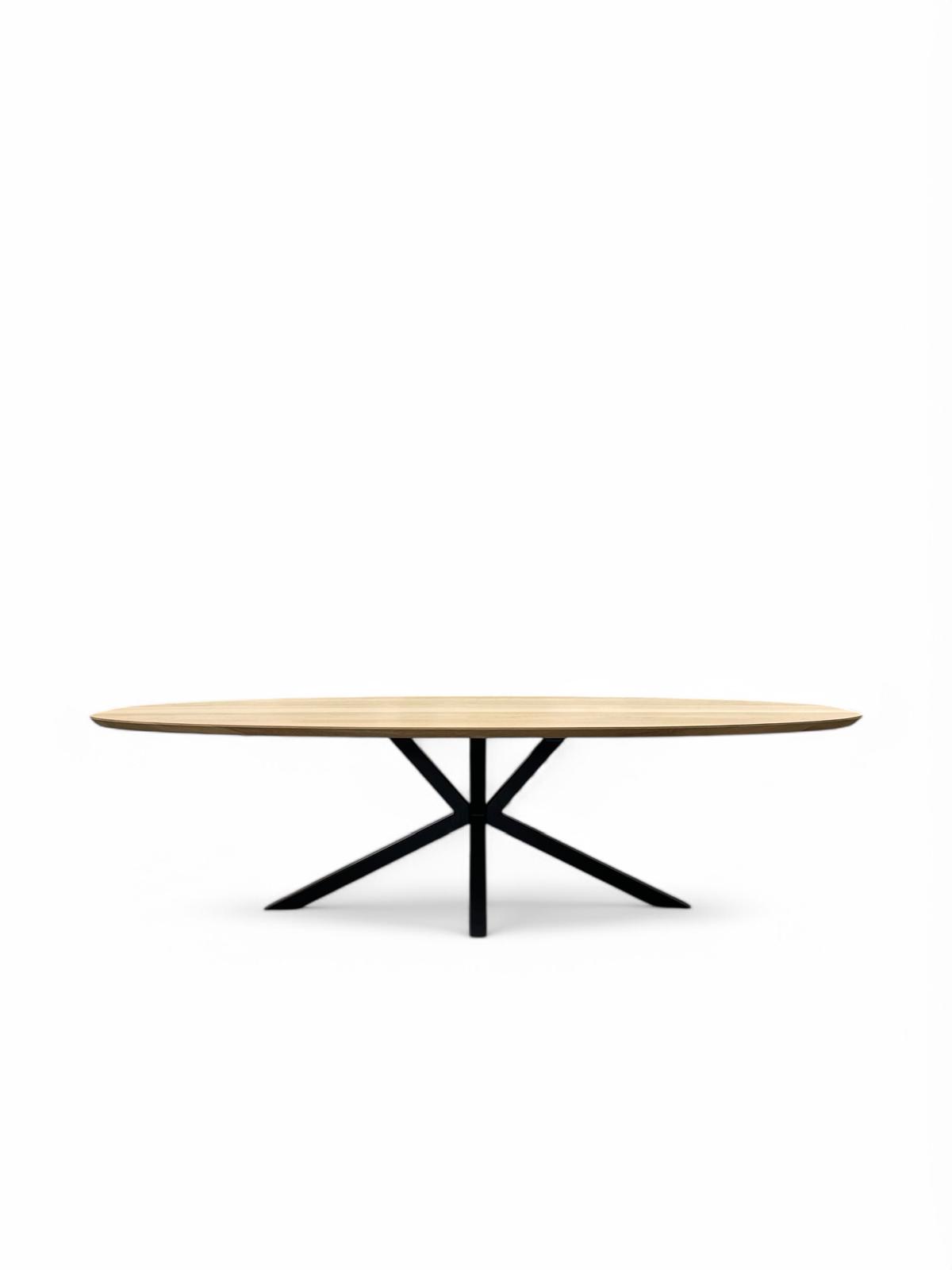 tafel in massieve eik fout ovaal 3D nieuw