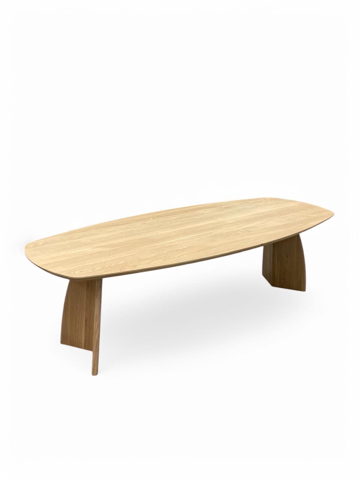 tafel in massieve eik deens ovaal papillon naturel