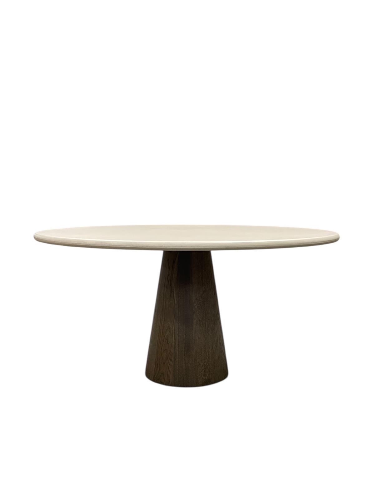 tafel mortex rond conische poot in massief eiken
