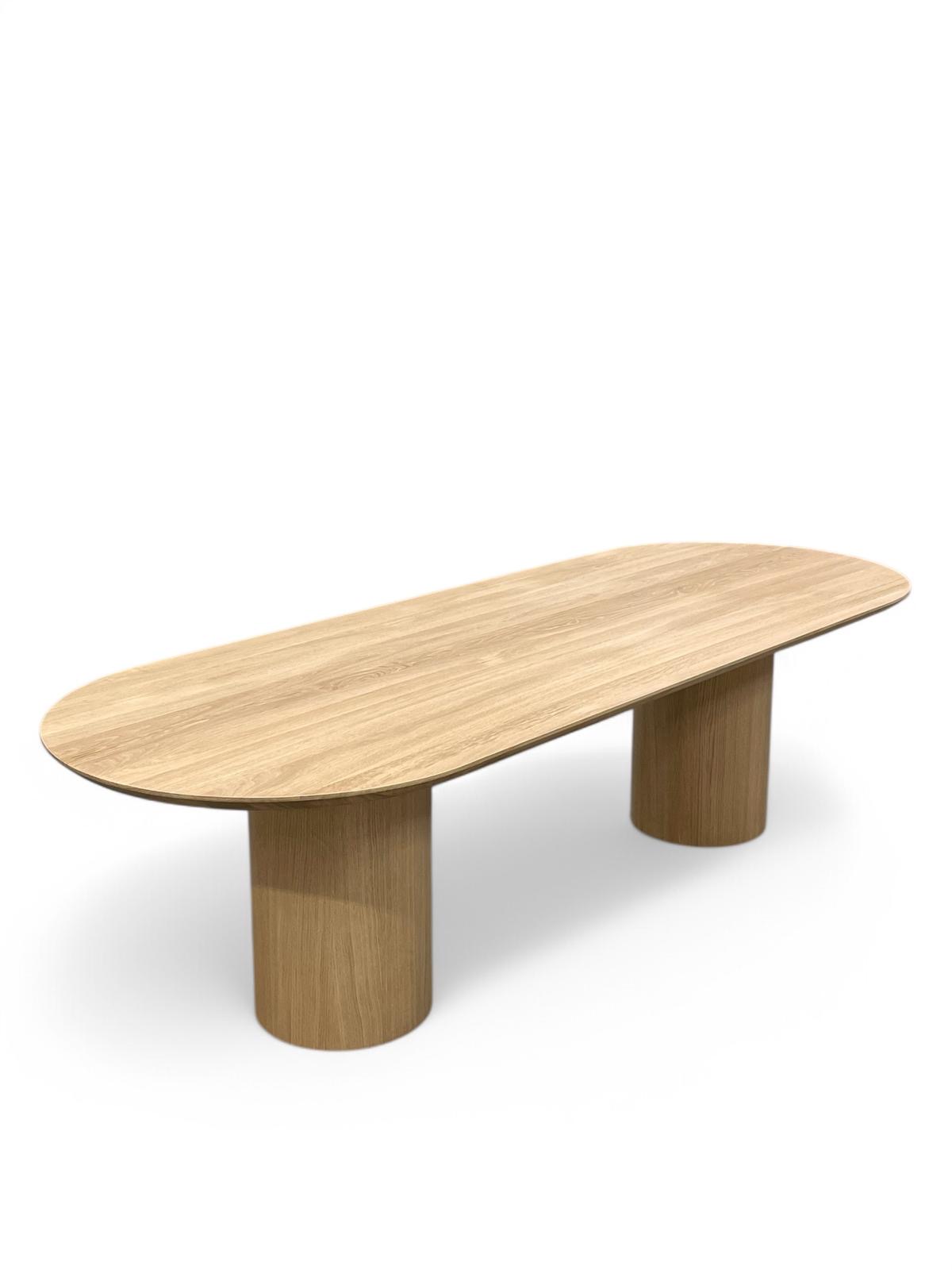 tafel in massieve eik Novaro